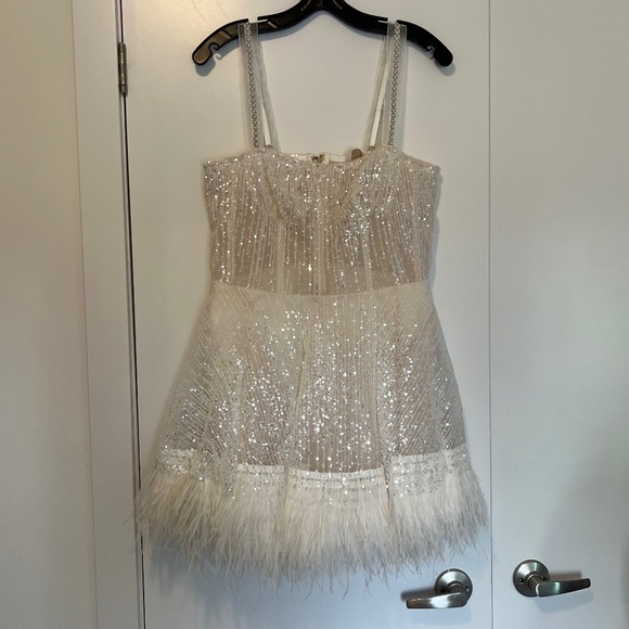 Bronx and Banco Bridal Dress - Picture 1 of 5